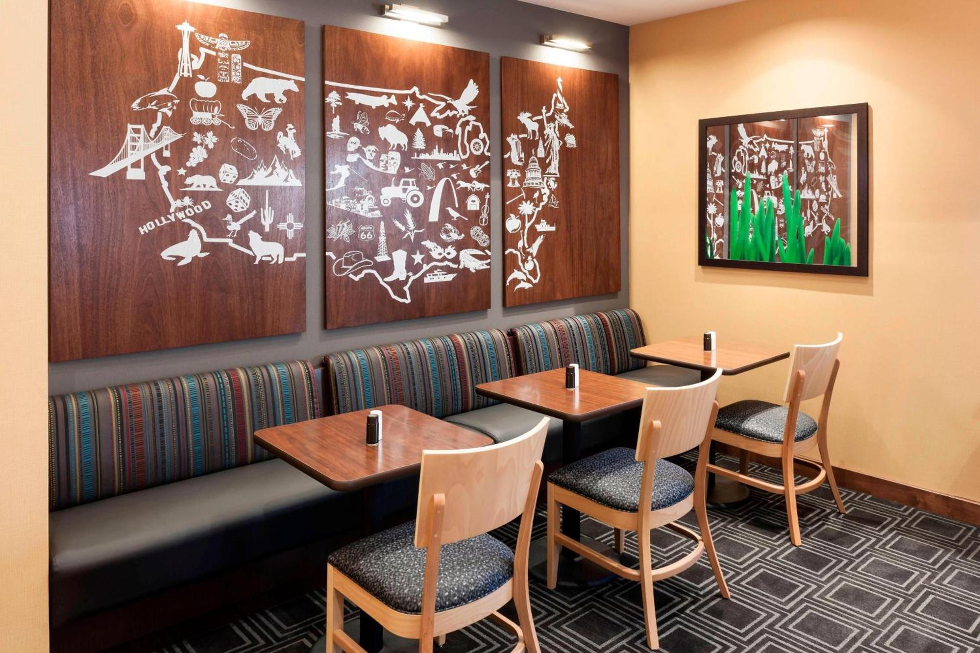Towneplace Suites Dallas Las Colinas Irving Bagian luar foto